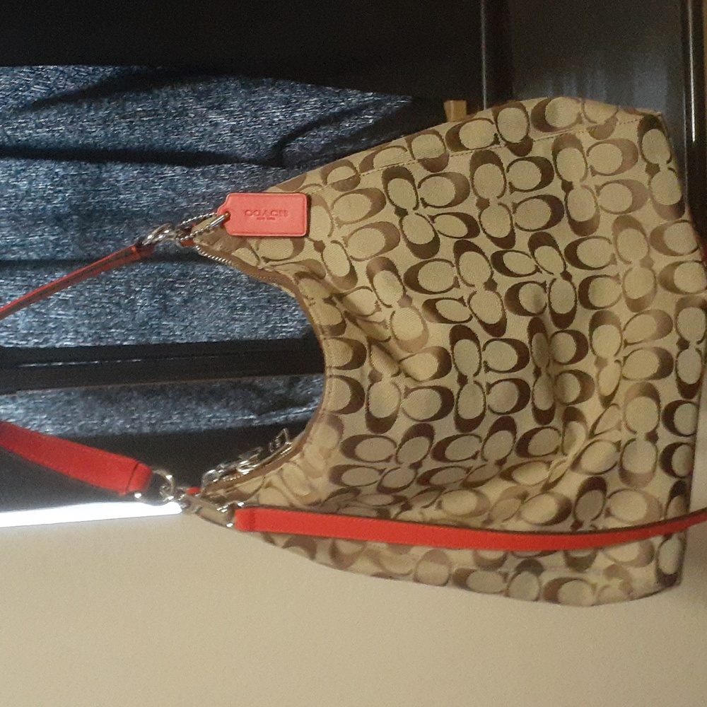 GUC Coach Hobo - Picture 2 of 7